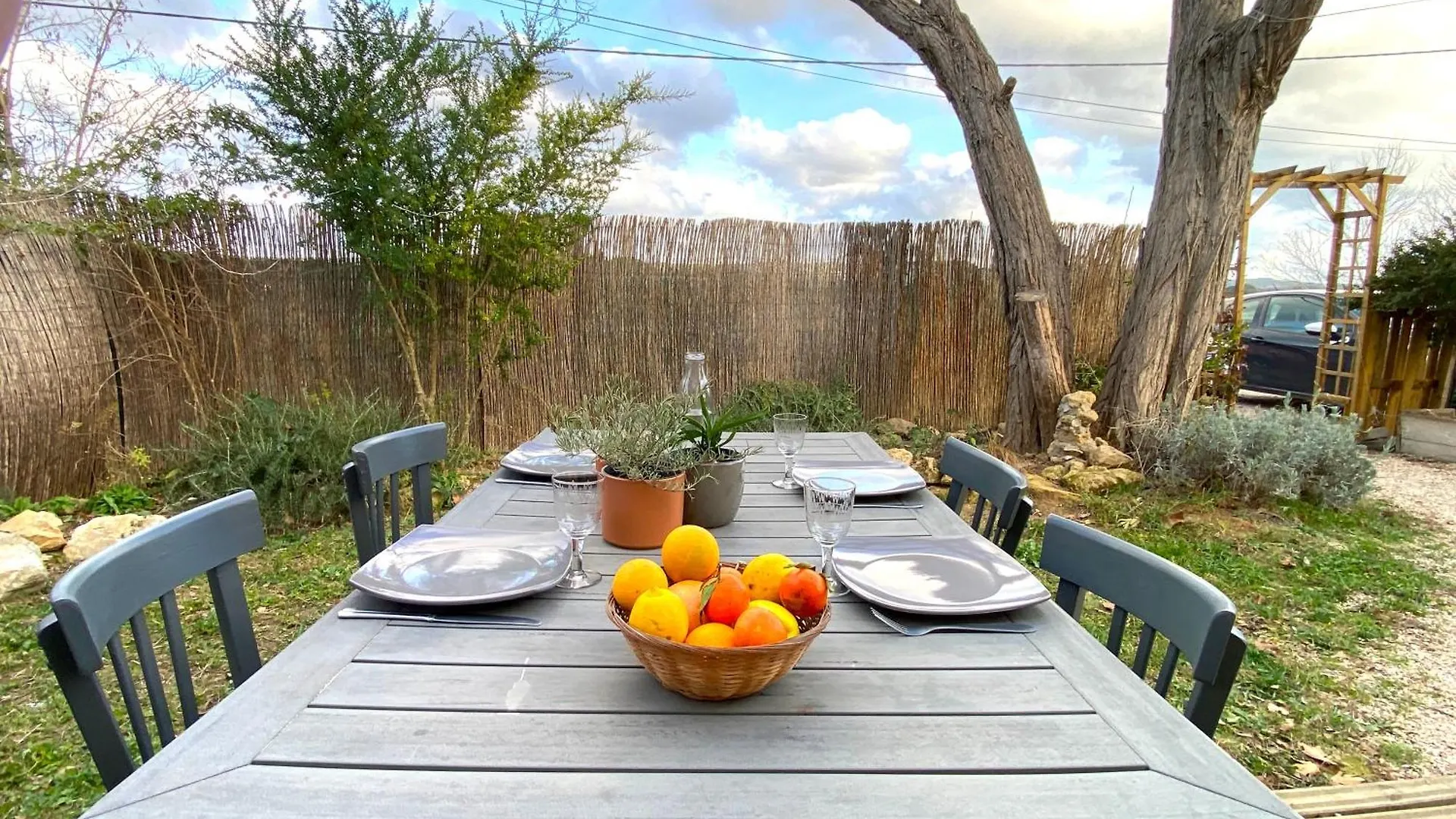 Eden L Jardin, Bbq, Duplex L Parking Gratuit & Super Wifi L Vue Panoramique Sainte-Victoire Apartment Aix-en-Provence