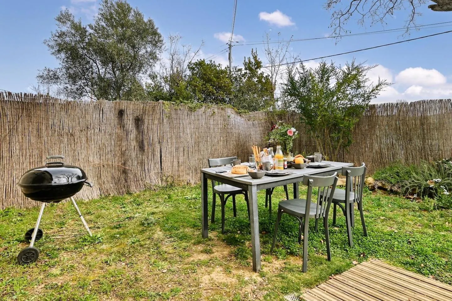Eden L Jardin, Bbq, Duplex L Parking Gratuit & Super Wifi L Vue Panoramique Sainte-Victoire Apartment Aix-en-Provence