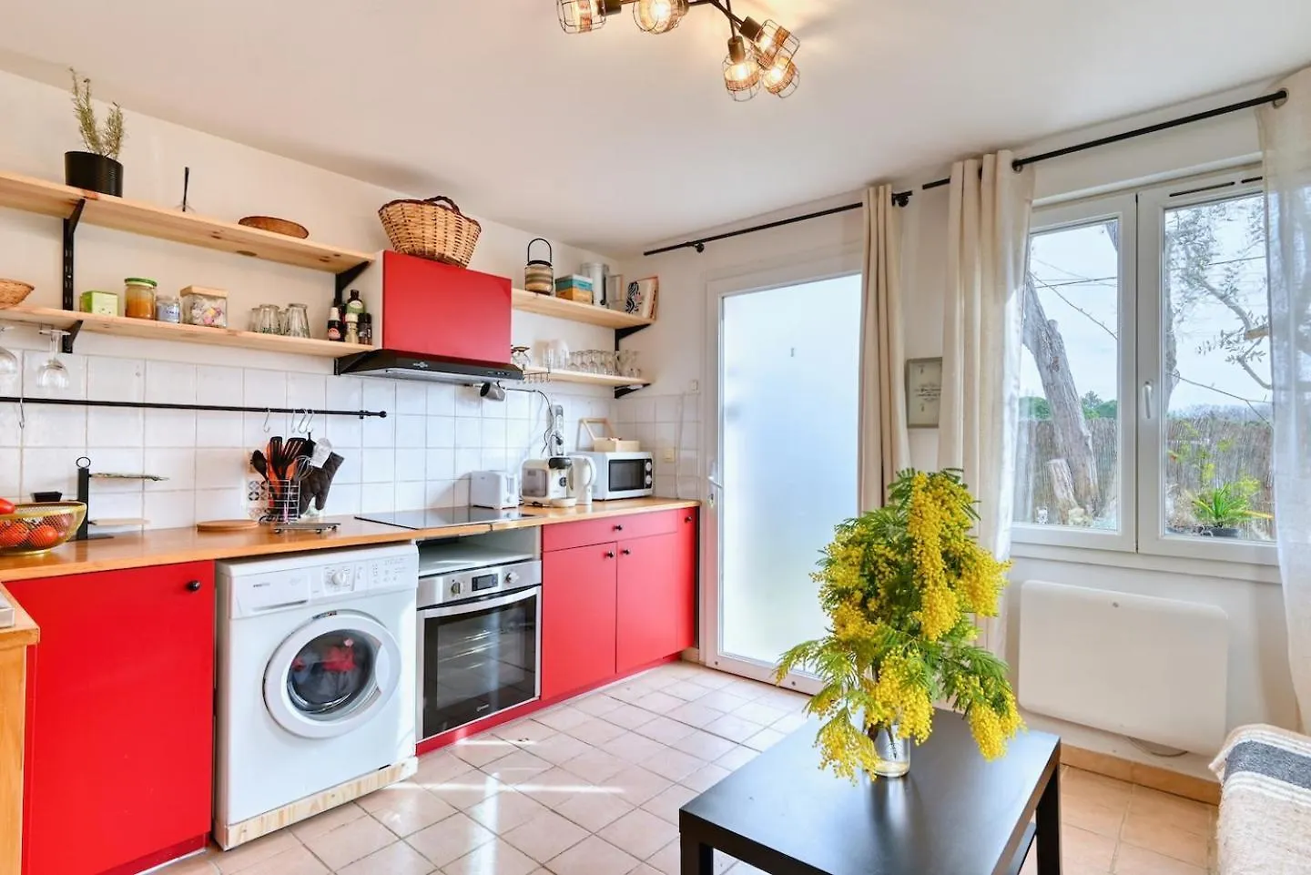 Eden L Jardin, Bbq, Duplex L Parking Gratuit & Super Wifi L Vue Panoramique Sainte-Victoire Apartment Aix-en-Provence 0*,  France