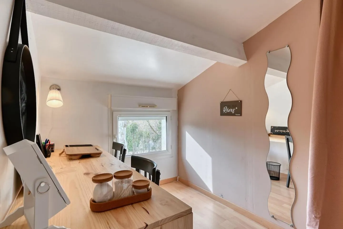 Eden L Jardin, Bbq, Duplex L Parking Gratuit & Super Wifi L Vue Panoramique Sainte-Victoire Apartment Aix-en-Provence 0*,